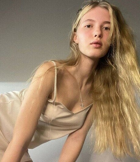 Alena Barhalenko xxxモデル アーカイブ