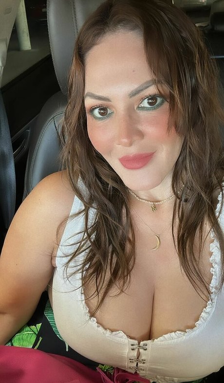 ウクライナのティーンオンリーファン セクシー裸 写真