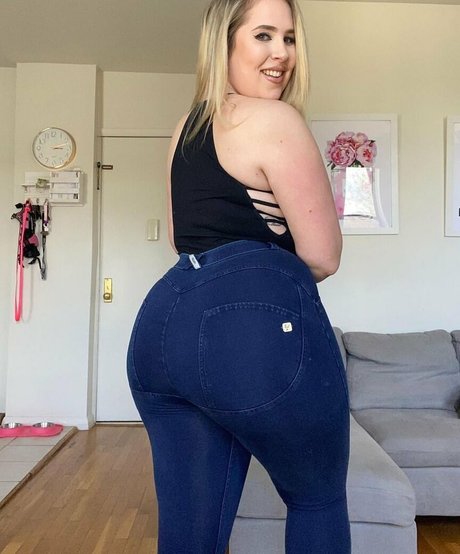 Sophie Turner HDモデル 写真