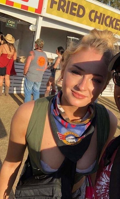 Sophie Turner 素敵なスター ギャラリー