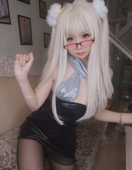 YaoYaoQwQ ポルノスター ヌード 写真