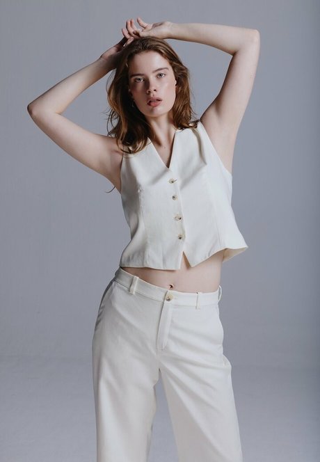 Benthe Ten Broek かわいいモデル 画像