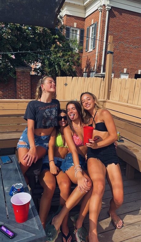 Katie Gilmore ヌードモデル アーカイブ