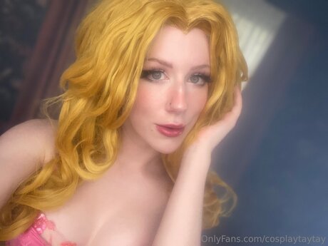 Cosplaytaytay 裸モデル 写真