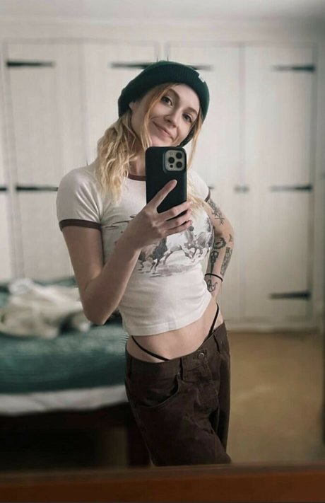 Janet Devlin トップモデル 写真