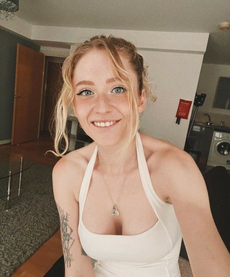 Janet Devlin 完璧な女優 ギャラリー