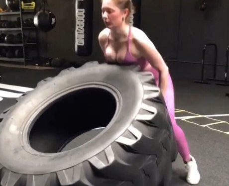 Emma Kenney ポルノスター 美しい 写真