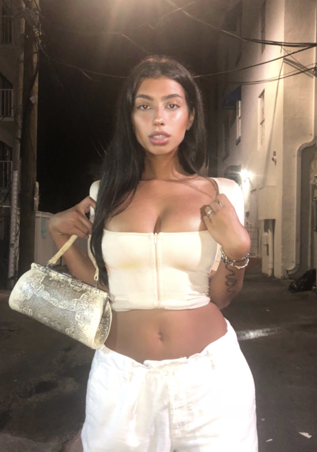 Merk Twain 独占女優 写真