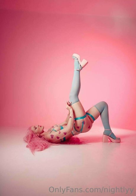 ティーンの若いOnlyFans パーフェクト 写真