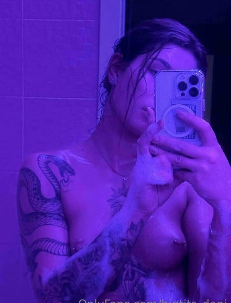 小さいペニスのシーメールOnlyFans 無料裸 写真