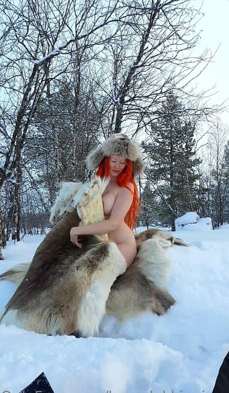 karvalakkinainen モデル 写真