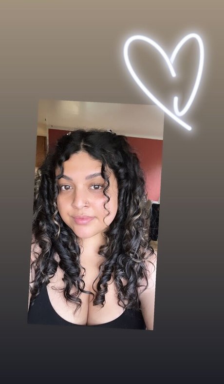 Lucia Yanez かわいいスター 写真