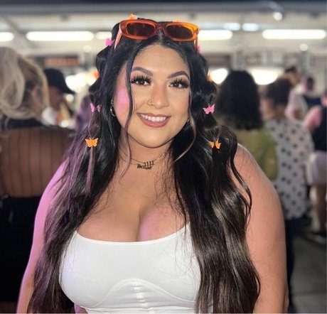 Lucia Yanez ヌードモデル 画像