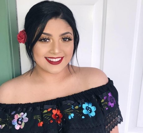 Lucia Yanez 無料スター 画像