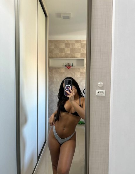 ferrerr emily 美しいモデル 画像