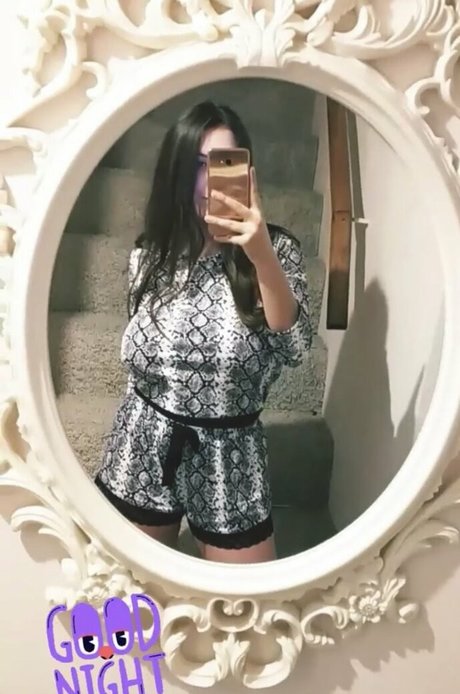 Andreea Buga 裸のモデル 写真