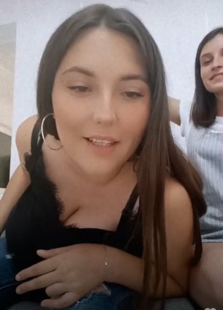 Andreea Buga モデル 画像