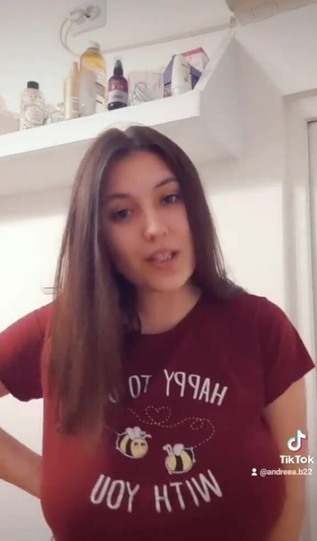 Andreea Buga HDモデル 写真