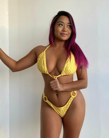 bustylilmegan 完璧なスター ギャラリー