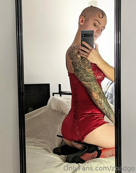 タンオンリーファン セクシーヌード 写真
