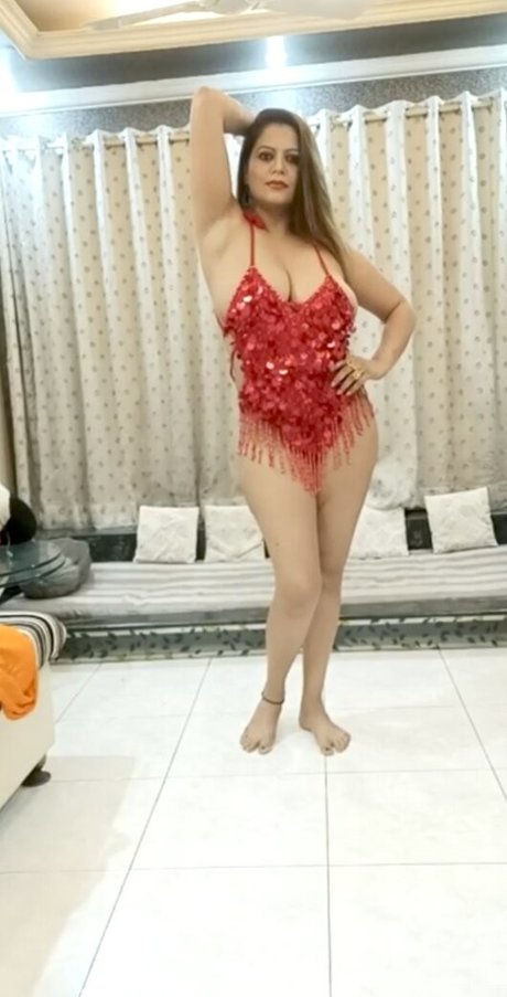 Sapna Sappu ポルノモデル 写真