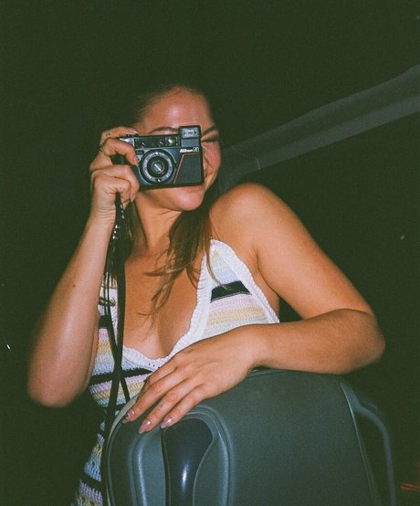 Madelyn Cline 美しい女優 画像