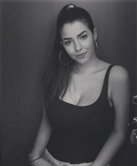 Anna Rebellato ホットなモデル 写真