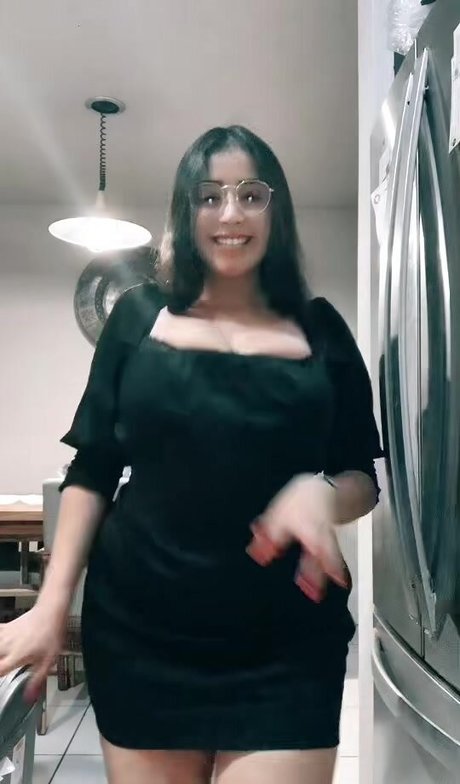 黒檀のシャワー OnlyFans アートxxx 画像