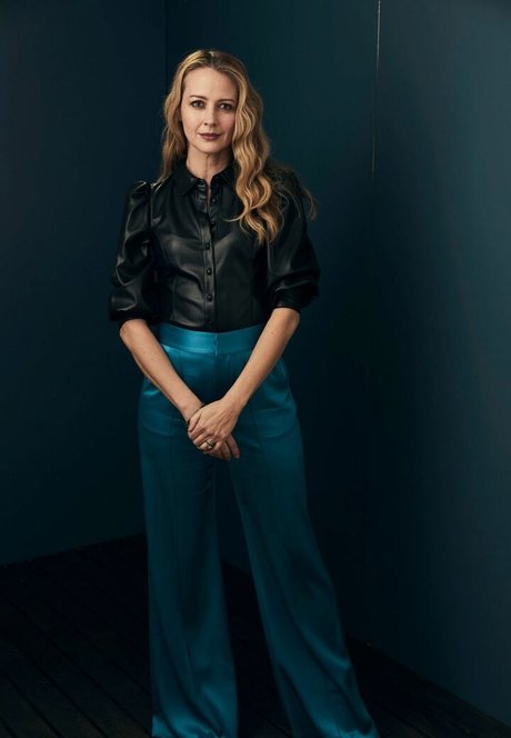 Amy Acker 完璧なスター 写真