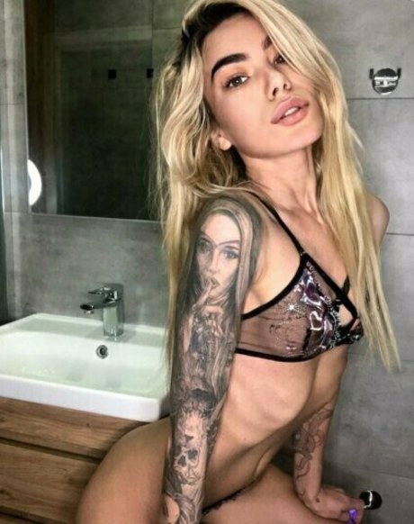 クーガー熟女オンリーファンズ ヌード 写真