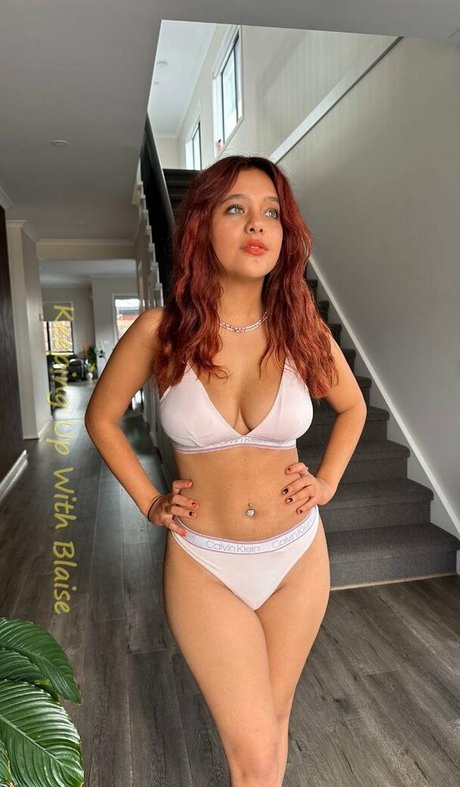 Blaise De Vos ヌード女優 写真