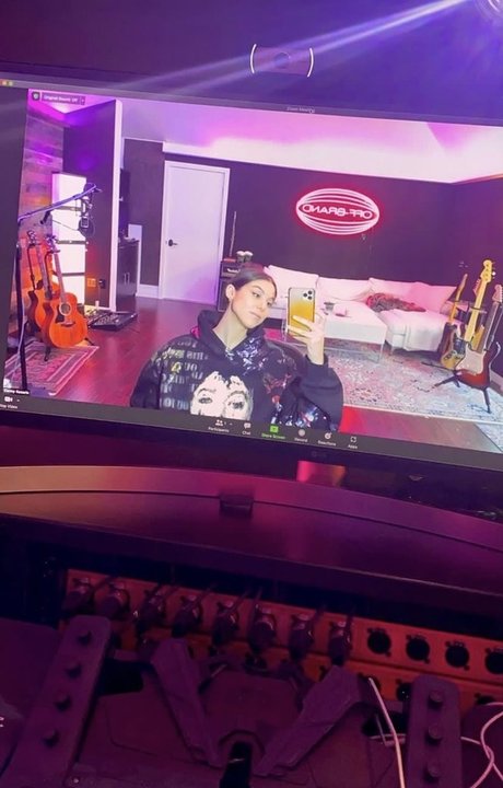 Kira Kosarin セクシーなスター 写真