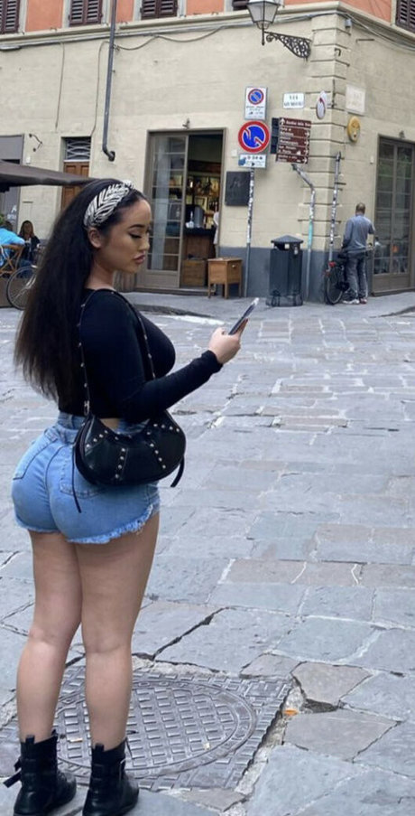 Axela Chen ホット女優 写真