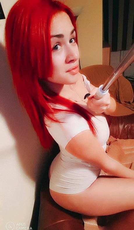 roxanaionescu 素敵なスター 写真