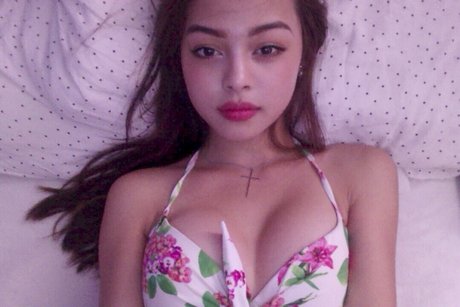 LilyMayMac アダルト女優 写真