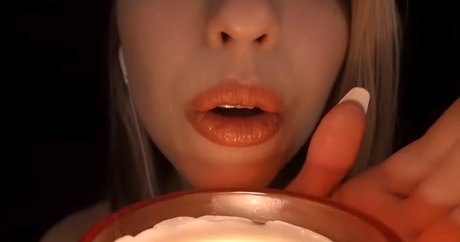FrivolousFox ASMR ヌードのポルノスター 画像