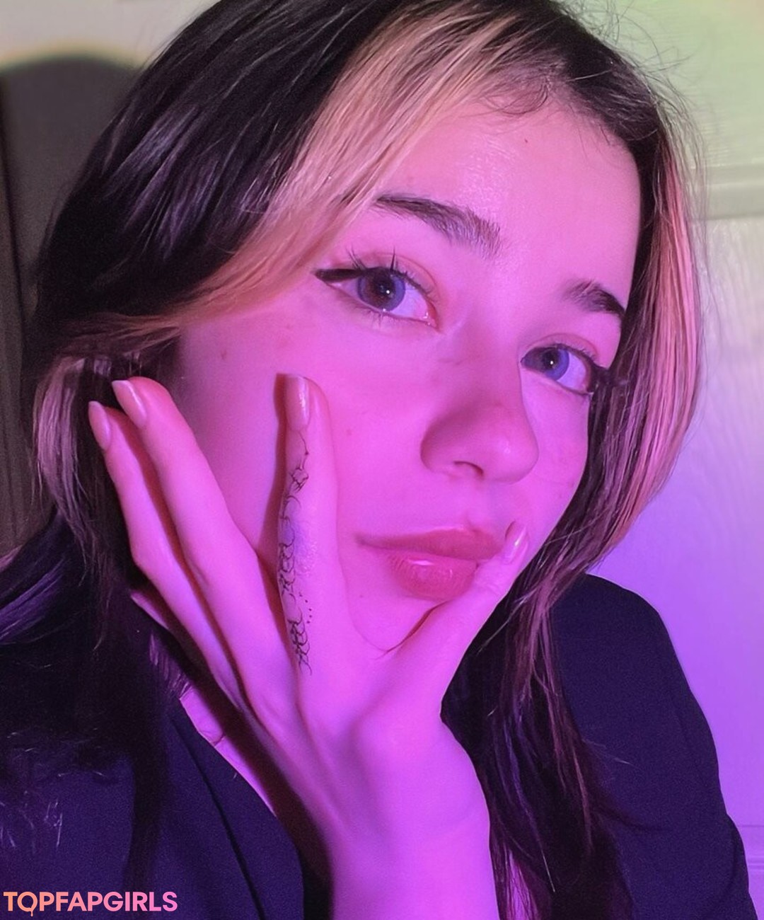 セクシーなレディボーイOnlyFans 裸 写真