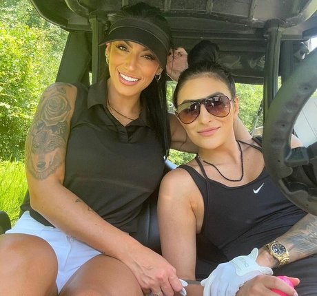 Sonya Deville 美しいモデル 写真