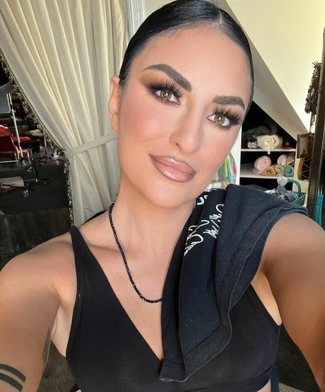 Sonya Deville 無料スター 写真