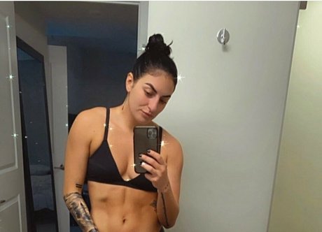 Sonya Deville かわいいポルノスター 画像