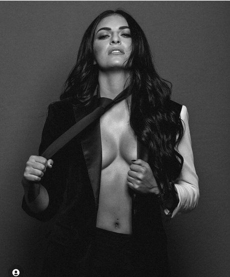 Sonya Deville ヌードモデル 写真