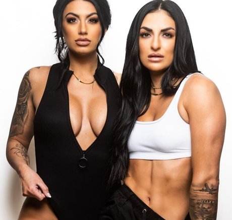 Sonya Deville トップモデル 画像