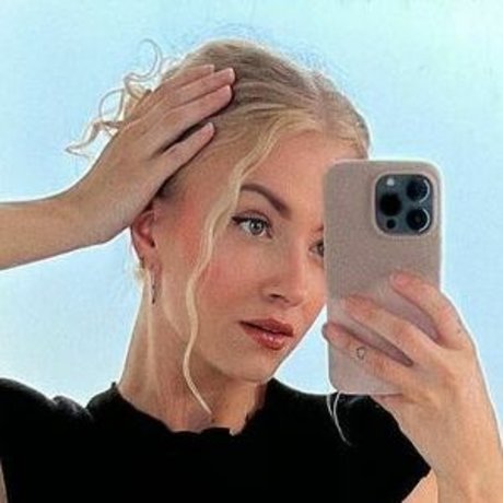 Mimi Lintrup ホットなスター 画像