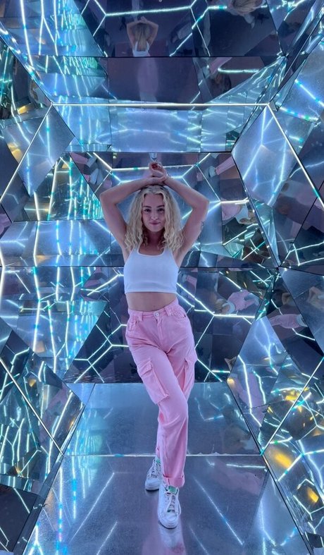 Mimi Lintrup ヌードのポルノスター 写真