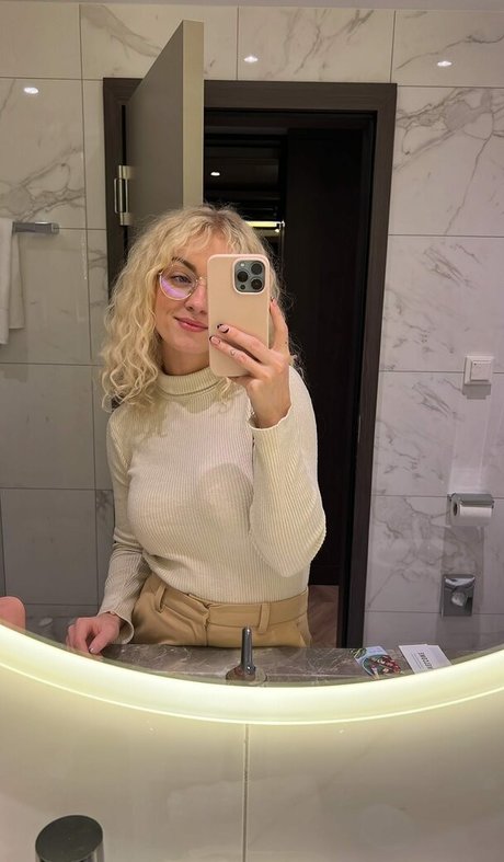 Mimi Lintrup 完璧なスター 画像