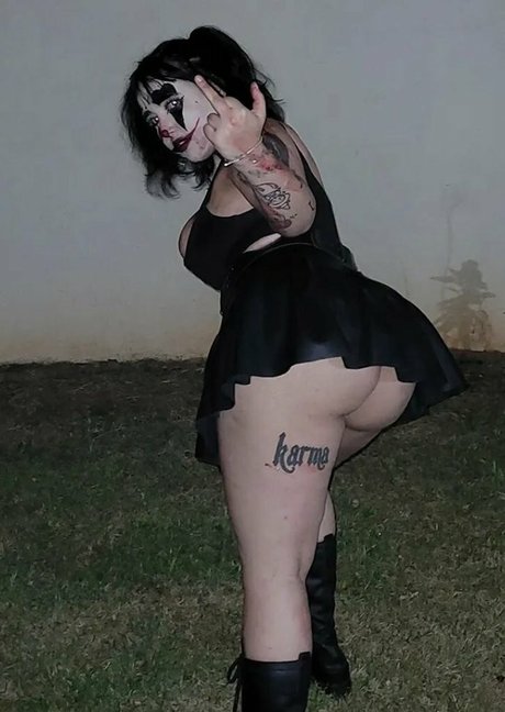 fefefer 裸のモデル 写真