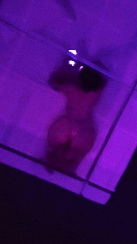 fefefer 美しいモデル 写真