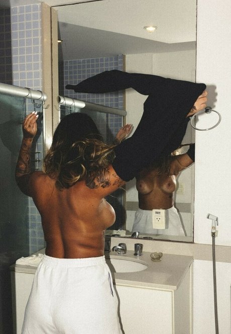 セクシーな足 オンリーファンズ ヌード 写真