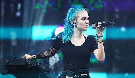 Grimes 完璧なポルノスター 画像