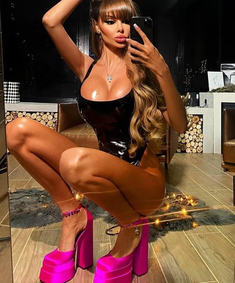 Veronika Sherstiuk HD女優 写真